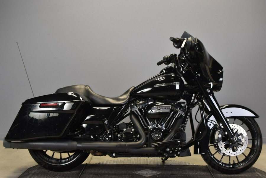 2018 Harley-Davidson Street Glide Special