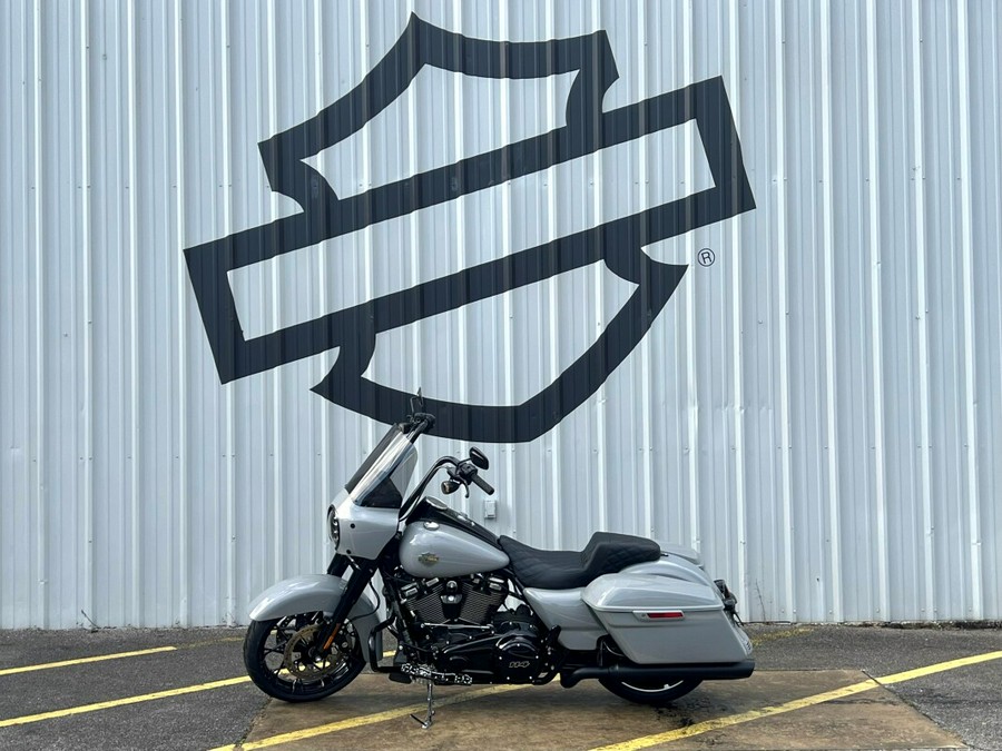 2024 Harley-Davidson® Road King® Special Billiard Gray