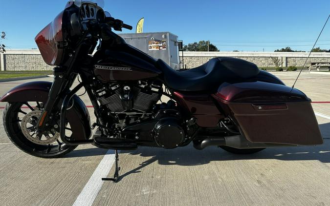 2018 Harley-Davidson Street Glide Special Twisted Cherry