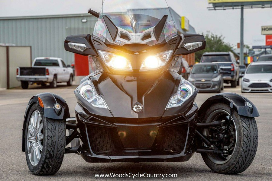 2014 Can-Am™ Spyder RT-S