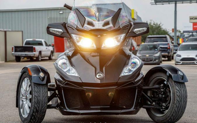 2014 Can-Am™ Spyder RT-S