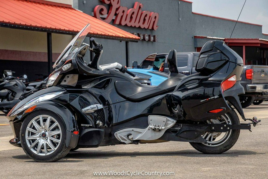 2014 Can-Am™ Spyder RT-S