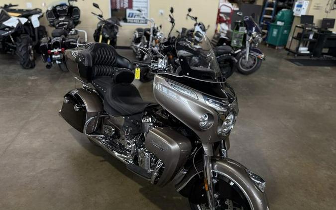 2018 Indian Motorcycle® Roadmaster® ABS Thunder Black