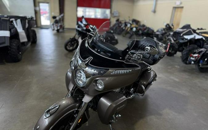 2018 Indian Motorcycle® Roadmaster® ABS Thunder Black