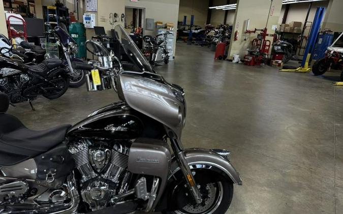 2018 Indian Motorcycle® Roadmaster® ABS Thunder Black