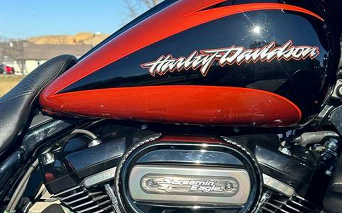 2017 Harley-Davidson CVO™ Street Glide®