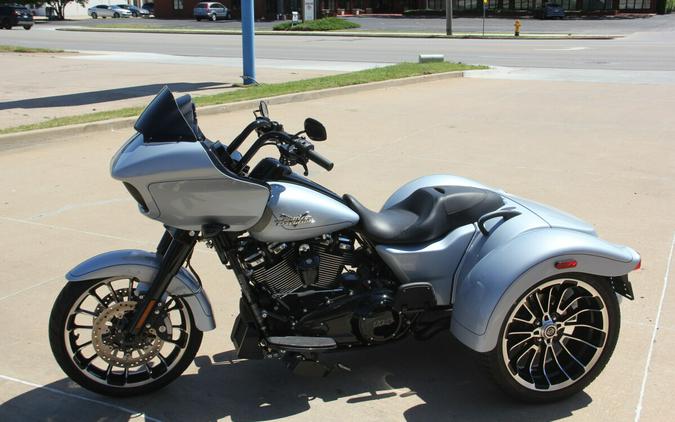 2024 Harley-Davidson Road Glide 3 Atlas Silver