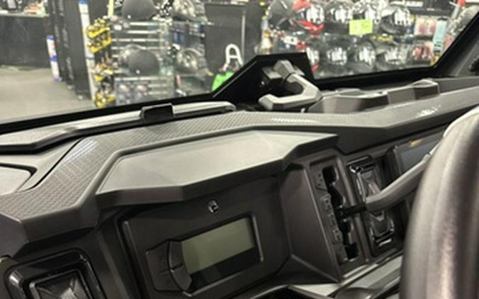 2026 Can-Am Defender Limited HD11