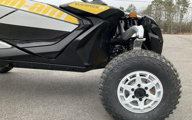 2024 Can-Am® Maverick R 999T DCT