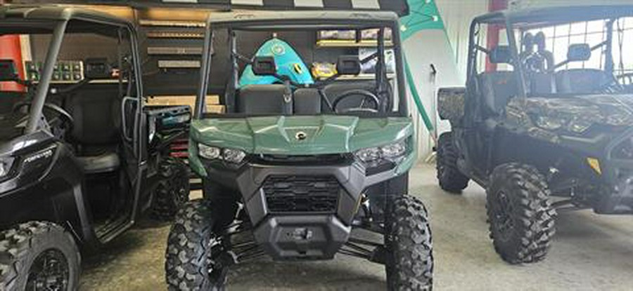 2025 Can-Am Defender DPS HD7