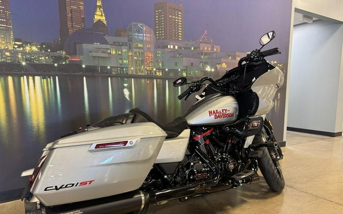 2025 Harley-Davidson FLTRXSTSE - CVO Road Glide ST