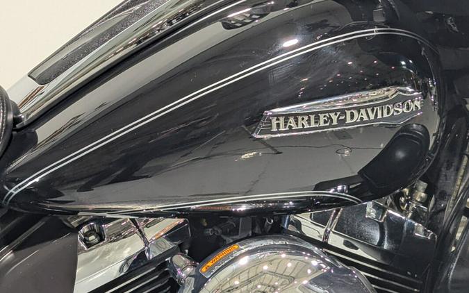 2015 Harley-Davidson Tri Glide Ultra Vivid Black