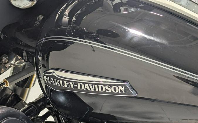 2015 Harley-Davidson Tri Glide Ultra Vivid Black