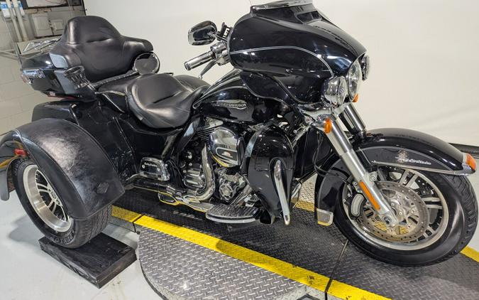 2015 Harley-Davidson Tri Glide Ultra Vivid Black