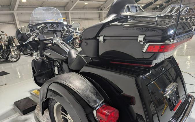 2015 Harley-Davidson Tri Glide Ultra Vivid Black