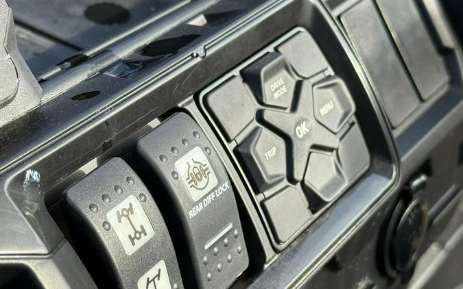 2025 Can-Am Defender XT HD10