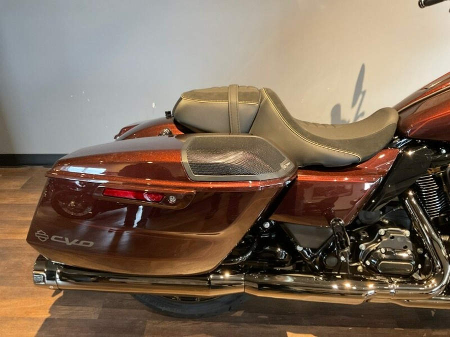 Harley-Davidson® CVO™ Road Glide® 2024 FLTRXSE C4-24 COPPERHEAD W/ PINSTRIPE