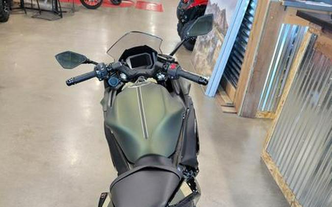 2024 Kawasaki Ninja® 650 Metallic Covert Green/Metallic Spark Black