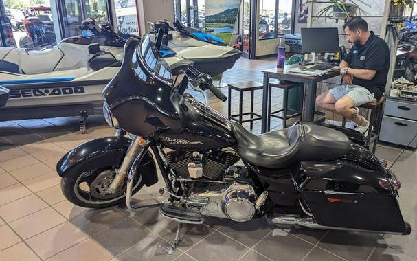 Used 2011 HARLEY STREET GLIDE BASE