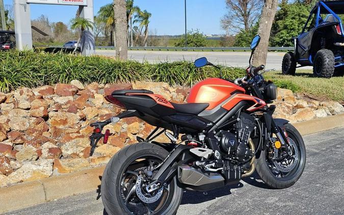 2025 Triumph Street Triple 765 R Matte Baja Orange REET TRIPLE R