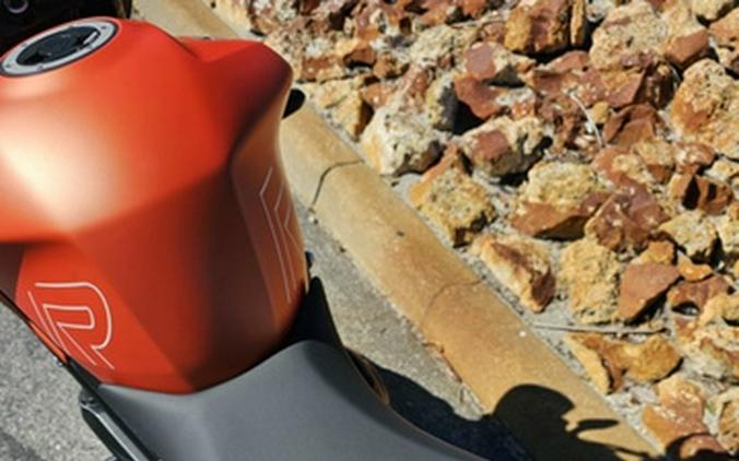 2025 Triumph Street Triple 765 R Matte Baja Orange REET TRIPLE R