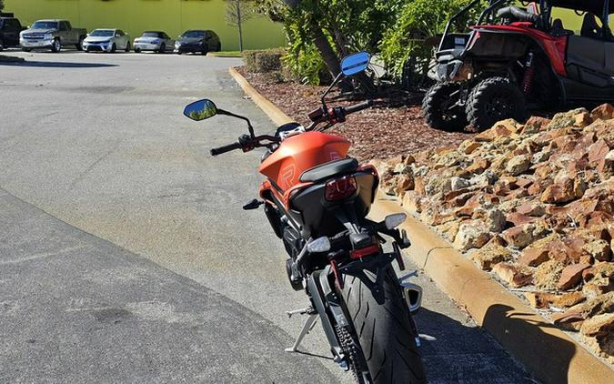 2025 Triumph Street Triple 765 R Matte Baja Orange REET TRIPLE R