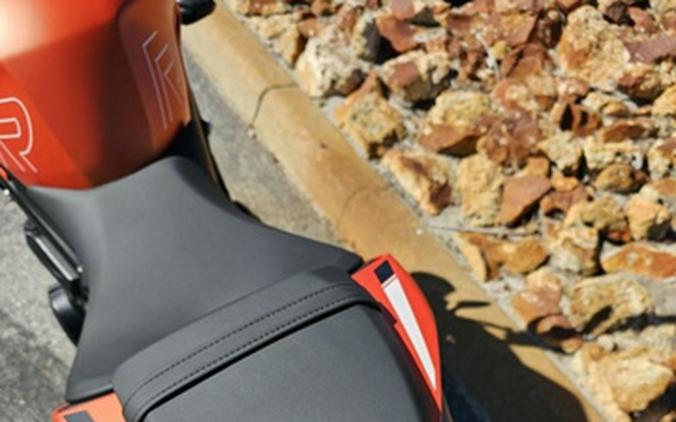 2025 Triumph Street Triple 765 R Matte Baja Orange REET TRIPLE R