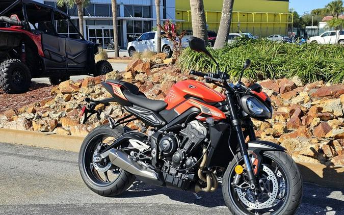 2025 Triumph Street Triple 765 R Matte Baja Orange REET TRIPLE R