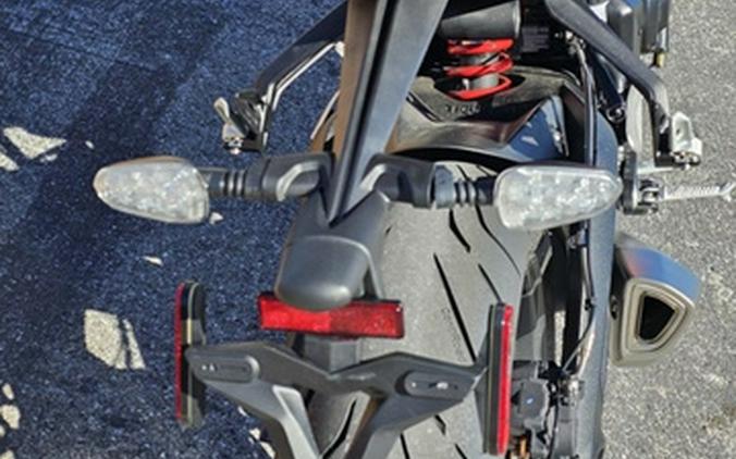 2025 Triumph Street Triple 765 R Matte Baja Orange REET TRIPLE R