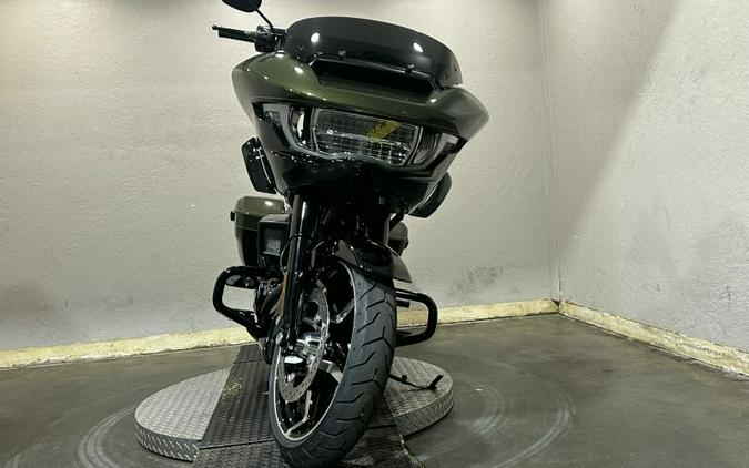 Harley-Davidson® Road Glide® 2026 FLTRX 84667340 OLIV STL MTL/BLK W/ PINSTRI