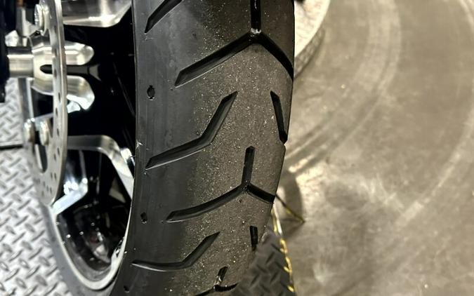 Harley-Davidson® Road Glide® 2026 FLTRX 84667340 OLIV STL MTL/BLK W/ PINSTRI