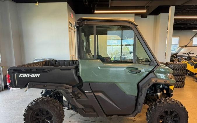 2023 Can-Am Defender DPS CAB HD9