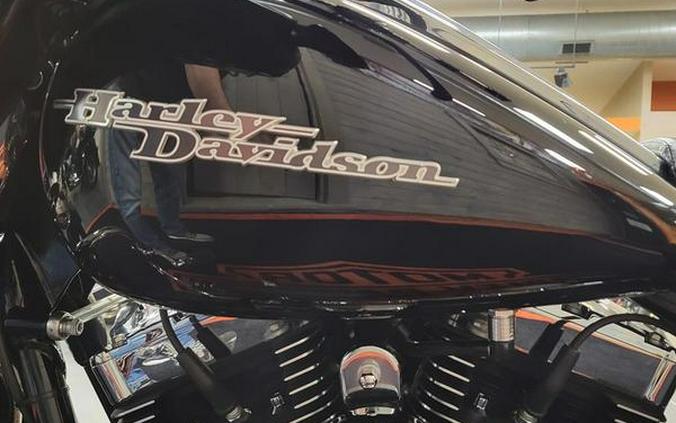 2013 Harley-Davidson® FLHX - Street Glide®