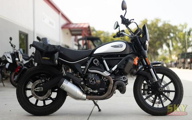 2022 Ducati Scrambler Icon Dark