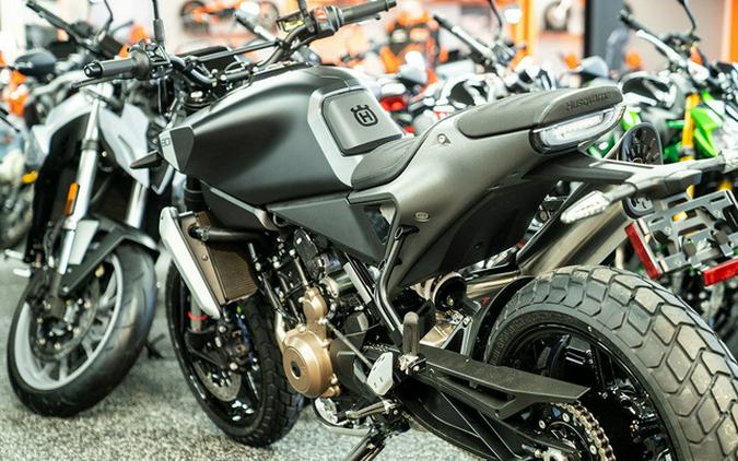 2025 Husqvarna Svartpilen 801 801