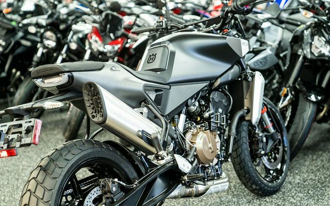 2025 Husqvarna Svartpilen 801 801