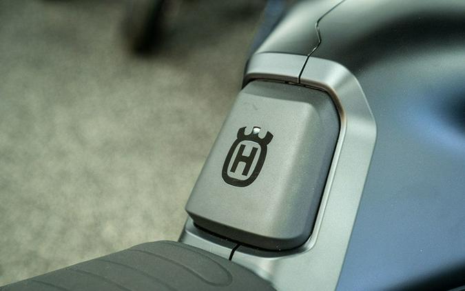 2025 Husqvarna Svartpilen 801 801