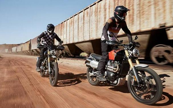 2025 Triumph Scrambler 1200 XE