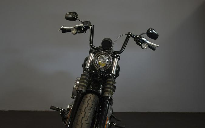 2026 Harley-Davidson Street Bob Vivid Black Chrome Laced Wheels