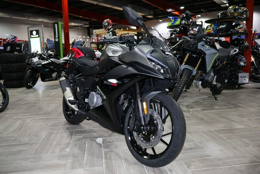 2025 CFMOTO 300SS