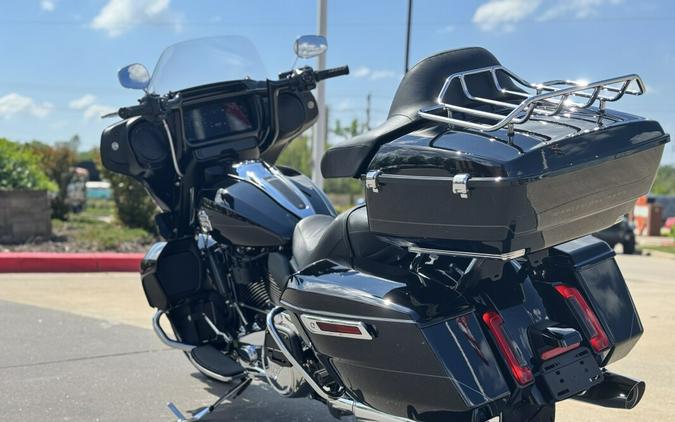 2025 Harley-Davidson Street Glide® Ultra FLHXU Vivid Black 615766