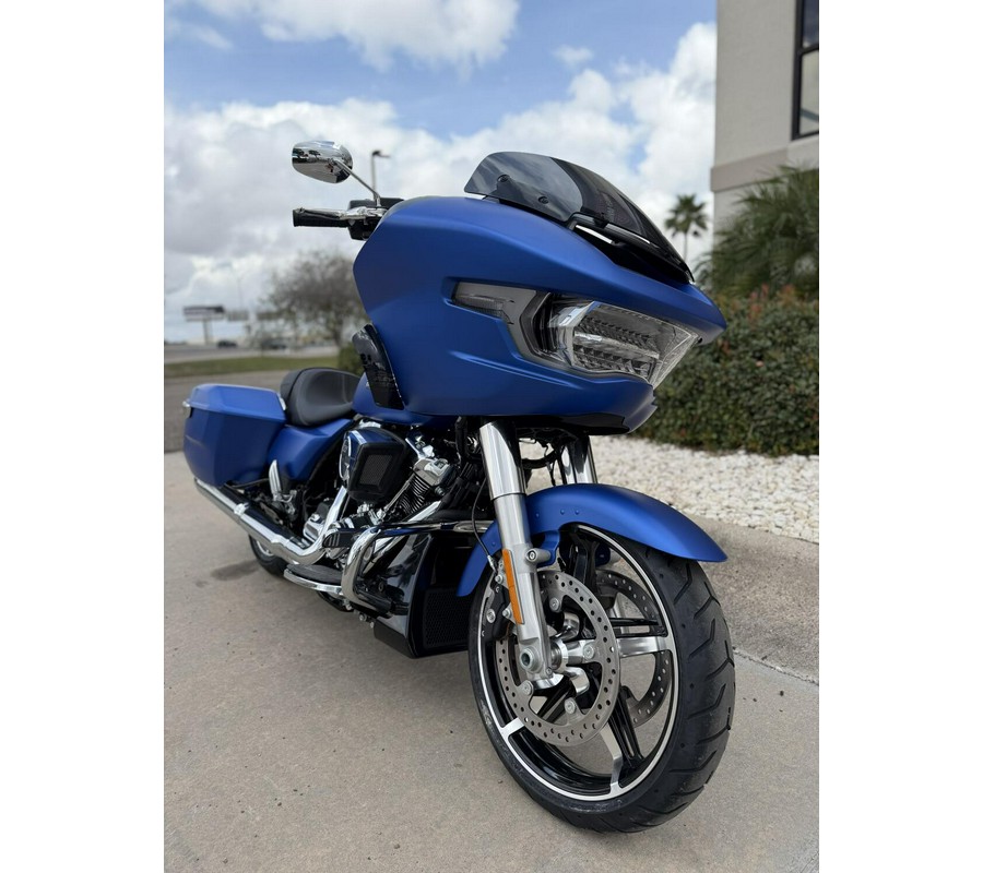 2026 Harley-Davidson Road Glide AURORA BLUE DNM