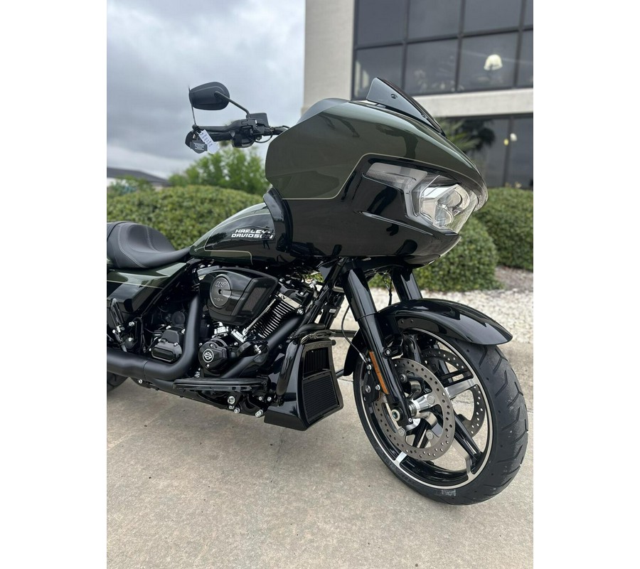 2026 Harley-Davidson Road Glide OLIV STL MTL/BLK W/ PINSTRI