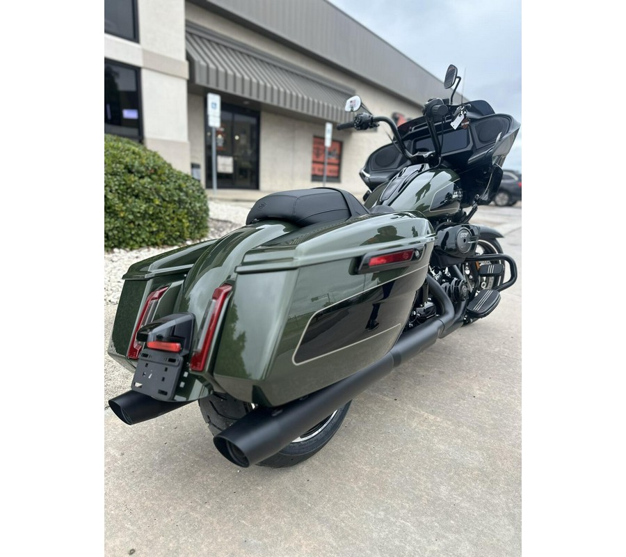 2026 Harley-Davidson Road Glide OLIV STL MTL/BLK W/ PINSTRI
