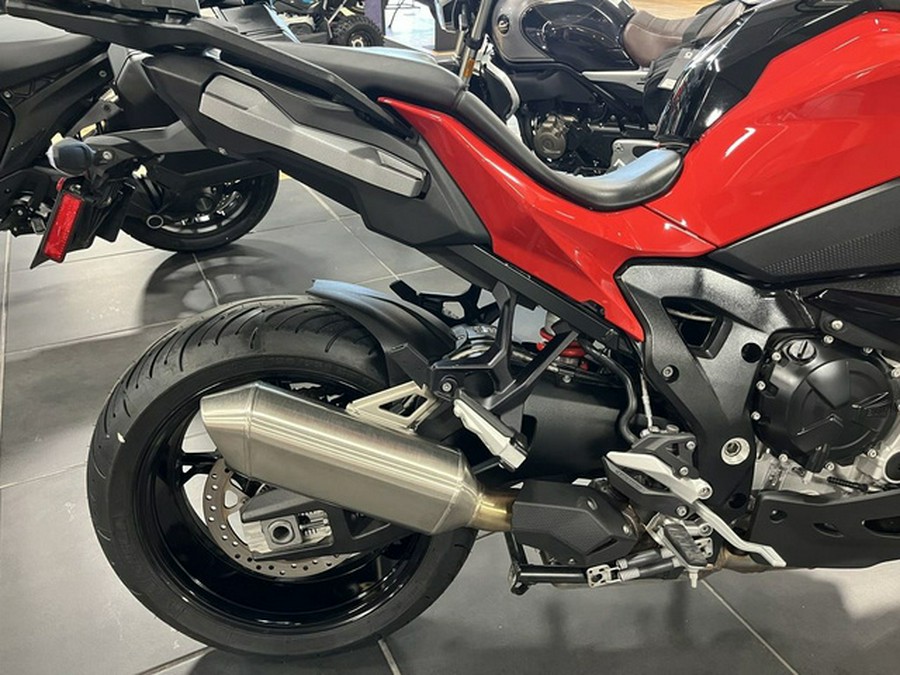 2022 BMW S 1000 XR Racing Red