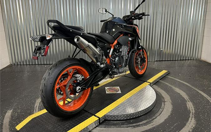 2023 KTM 890 Duke R