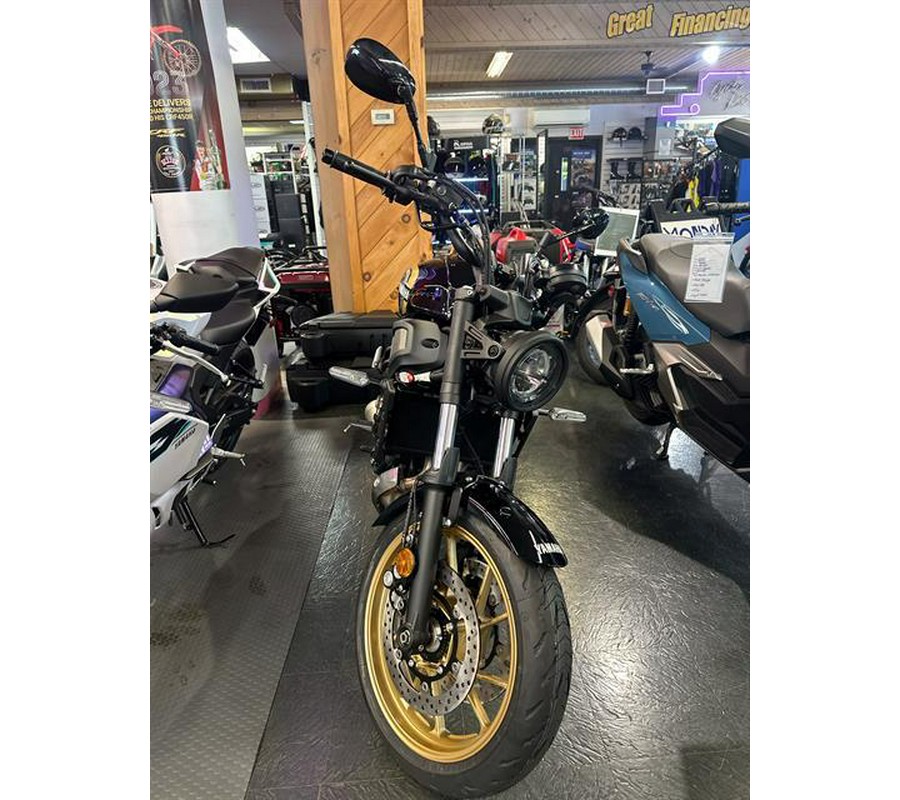 2025 Yamaha XSR700