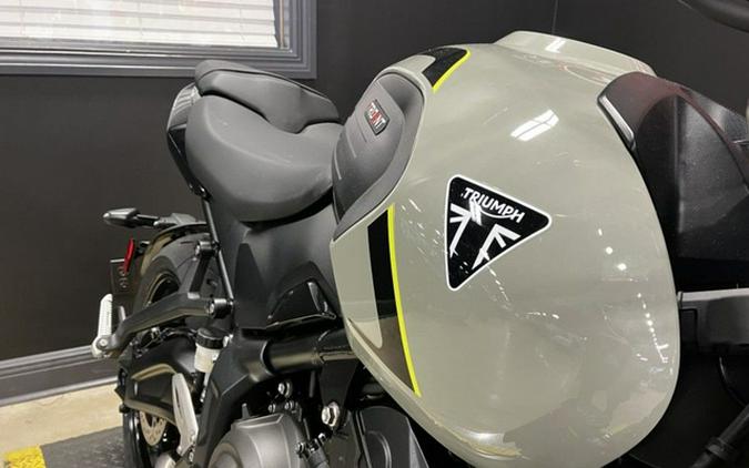 2026 Triumph Trident 660 Triple Tribute Edition Sapphire Black and Cobalt Blue