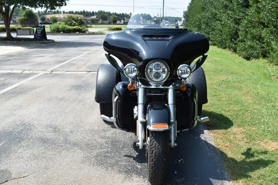 FLHTCUTG Tri Glide Ultra