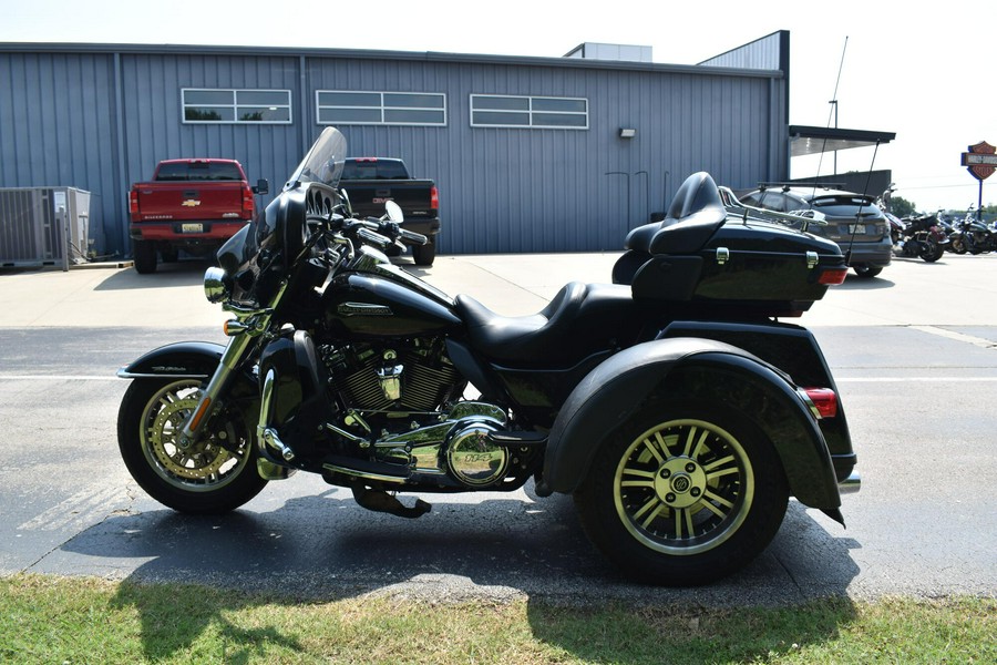FLHTCUTG Tri Glide Ultra